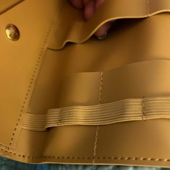 Glass Ladder and Co Tech Roll Organizer - Picture 5 of 8